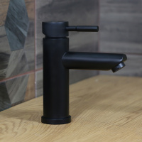 Смеситель для раковины Melana Tondo 610101B черный