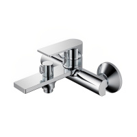 Смеситель для ванны Belz B60678, хром Смеситель для ванны Belz B60678, хром