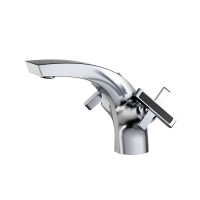 Смеситель для раковины Belz B10832, хром Смеситель для раковины Belz B10832, хром