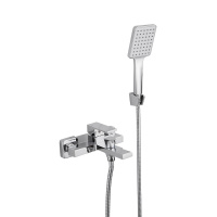 Смеситель для ванны Belz B60613, хром Смеситель для ванны Belz B60613, хром