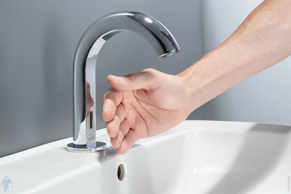 Смеситель для раковины Geberit Piave, питание от батарей, 116.188.21.1