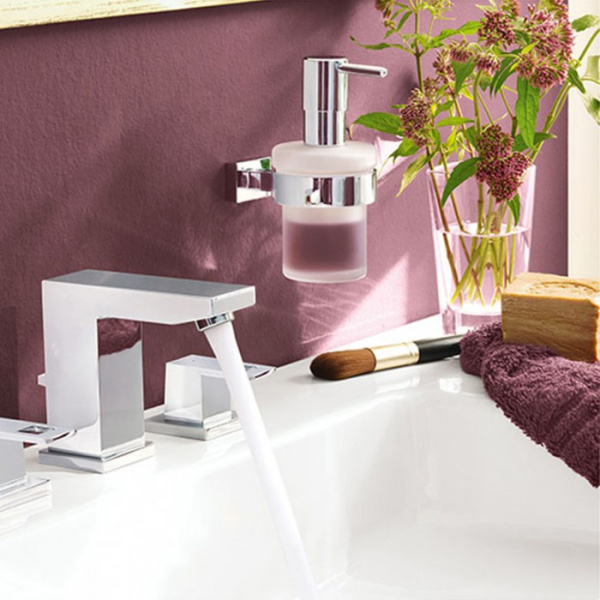 Набор аксессуаров 4 в 1 Grohe Essentials Cube 40847 001 (40847001) хром  Набор аксессуаров 4 в 1 Grohe Essentials Cube 40847 001 (40847001) хром