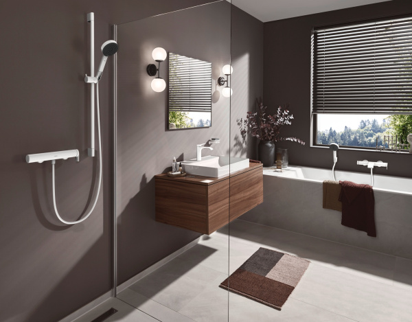Смеситель для ванны однорычажный Hansgrohe Vivenis 75420700 белый матовый