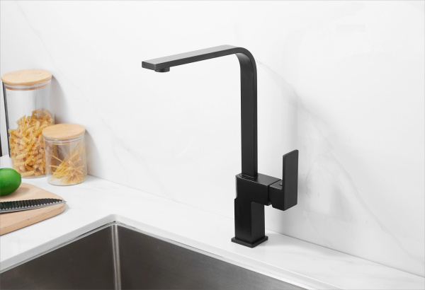 Смеситель для кухни Belz B70613-7, черный Смеситель для кухни Belz B70613-7, черный