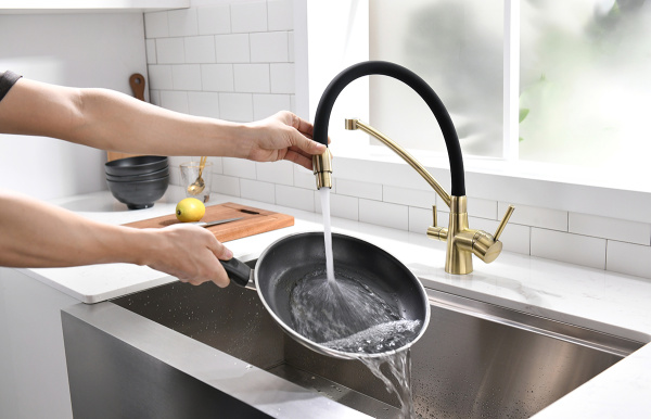 Смеситель для кухни с подключением к фильтру  Paulmark Siеgen Si213111-BR