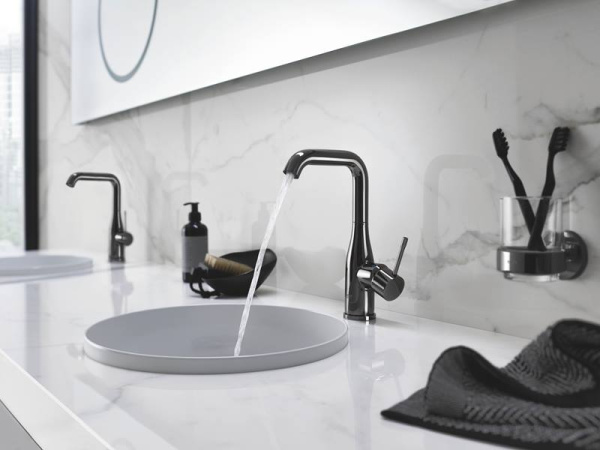 Смеситель однорычажный для раковины  Grohe Essence New 32628 A01 (32628A01) темный графит глянец Смеситель однорычажный для раковины  Grohe Essence New 32628 A01 (32628A01) темный графит глянец