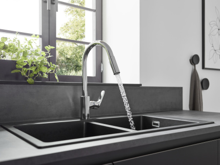 Смеситель для кухни с выдвижным изливом Hansgrohe Focus M41 Eco 2jet 31833000 хром