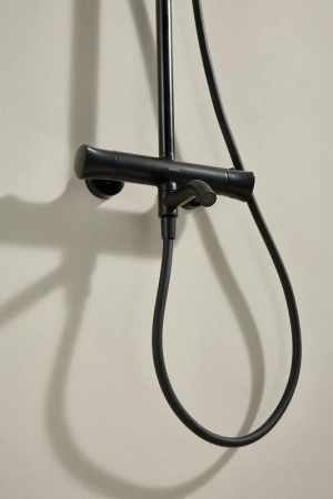 Душевая система с изливом Arrow AMG13SH848U2BC черный