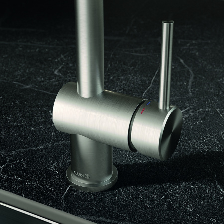 Смеситель для кухни с выдвижным изливом Kludi L Steel 45803F877