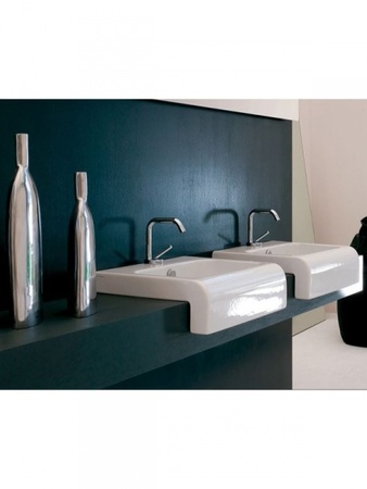 Раковина подвесная ArtCeram La Fontana LFL004 01;00 (L045)