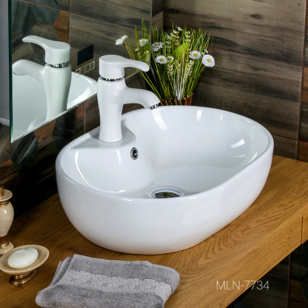Раковина накладная (63х41) Melana 7734-805