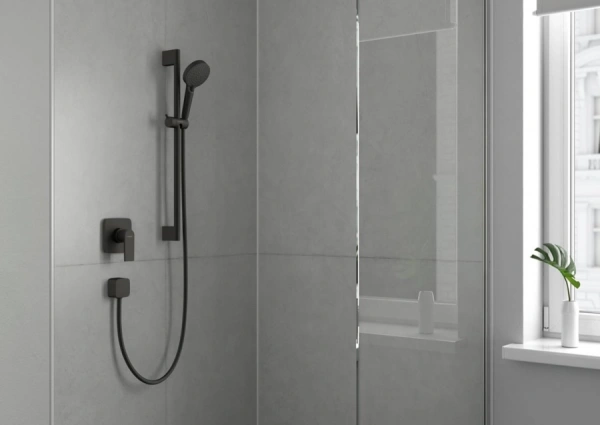 Смеситель для душа однорычажный Hansgrohe Vernis Shape 71658670 черный матовый