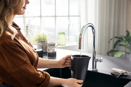 Смеситель для кухни с подключением к фильтру Hansgrohe Aqittura M91 FilterSystem 76803000 хром