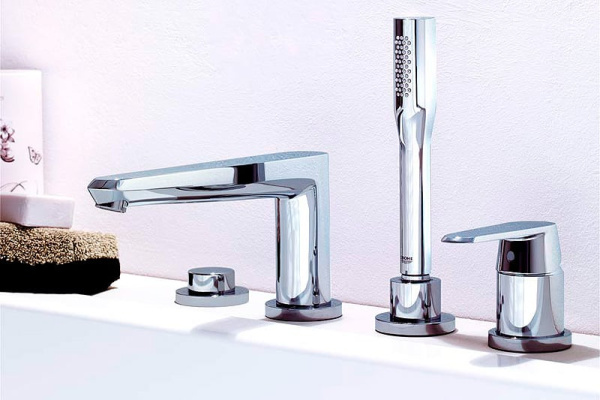Смеситель однорычажный для ванны на 4 отверстия Grohe Eurodisc Cosmopolitan 19574 002 (19574002) хром 
