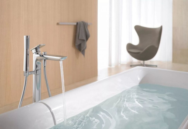 Смеситель напольный для ванны Kludi E2 495900575