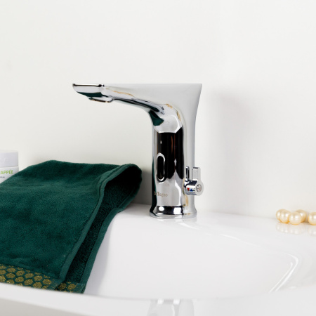 Электронный смеситель для раковины BelBagno KRAFT-ELV-CRM