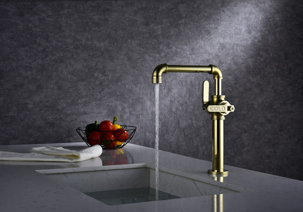 Смеситель для кухни Paulmark Loft Lo226006-G