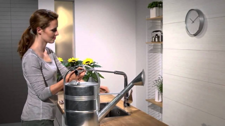 Смеситель для кухни с выдвижным изливом Hansgrohe Metris 14821000