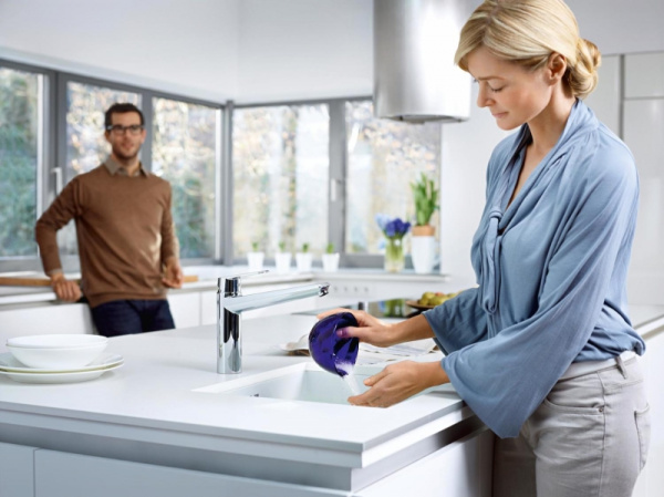 Смеситель однорычажный для кухни Grohe Eurodisc Cosmopolitan 33770 002 (33770002) хром