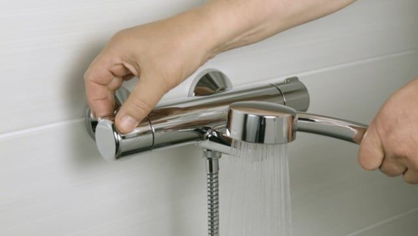 Смеситель для ванны и душа Oras Nova 7462U Смеситель для ванны и душа Oras Nova 7462U