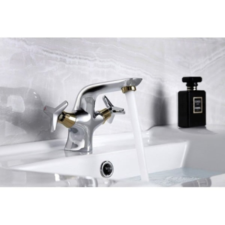 Смеситель для раковины Rossinka RS41 (RS41-61)