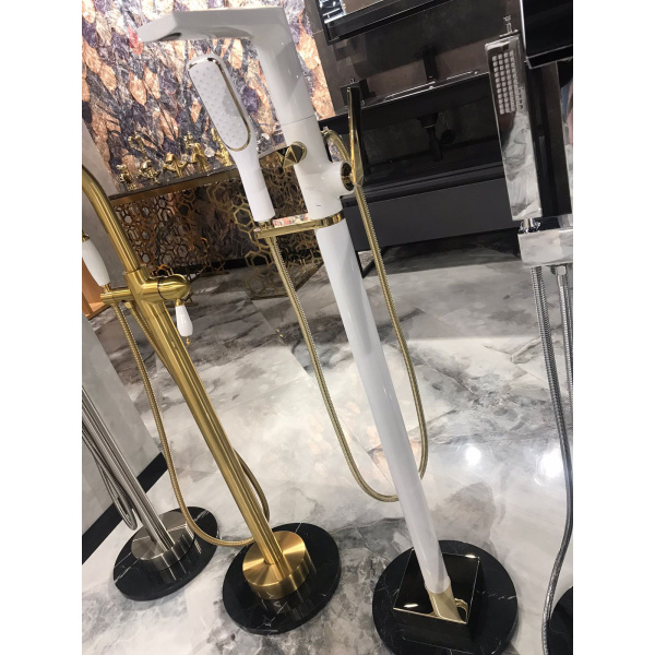 Смеситель для ванны Boheme Venturo 389-W