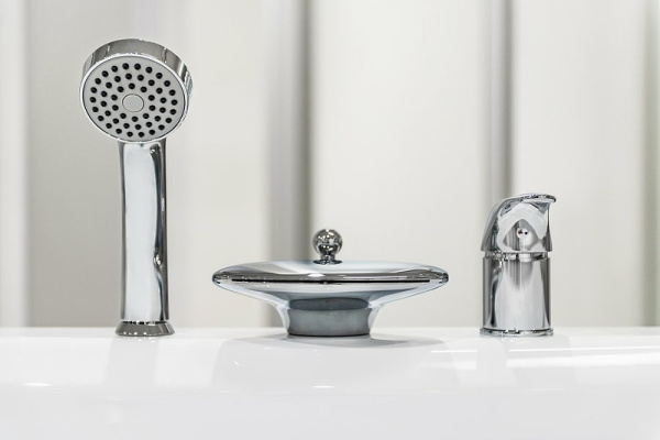 Смеситель на борт ванны Ravak Rosa RS 025.00 X07P003 Смеситель на борт ванны Ravak Rosa RS 025.00 X07P003