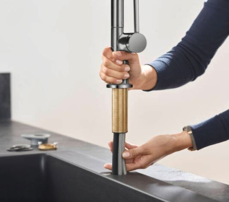Смеситель для кухни с выдвижным изливом sBox Hansgrohe Talis M54 2jet 72801340 шлифованный черный хром