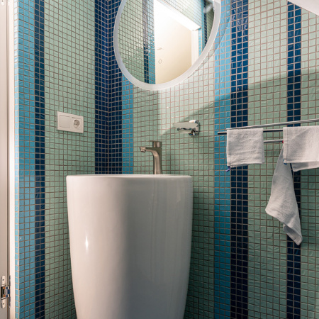 Раковина напольная (50х50)  Melana B133-805