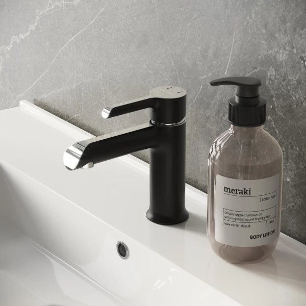 Смеситель для раковины Grossman Alba 510.K35.06.100/210 хром с черным Смеситель для раковины Grossman Alba 510.K35.06.100/210 хром с черным