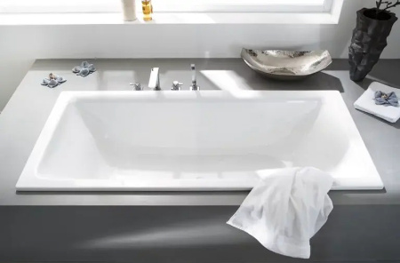 Стальная ванна (200х100) Bette Free 6832-000 AS с шумоизоляцией и антискользящим покрытием