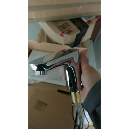 Смеситель для раковины электронный HANSGROHE Focus 31173000
