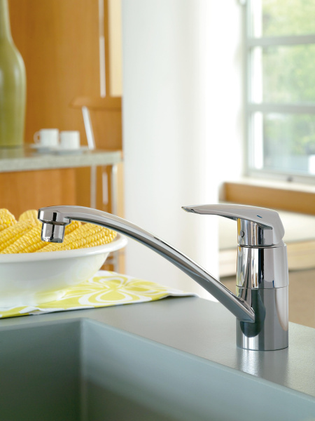 Смеситель для кухни однорычажный Grohe Eurodisc 33770 001 (33770001) хром 