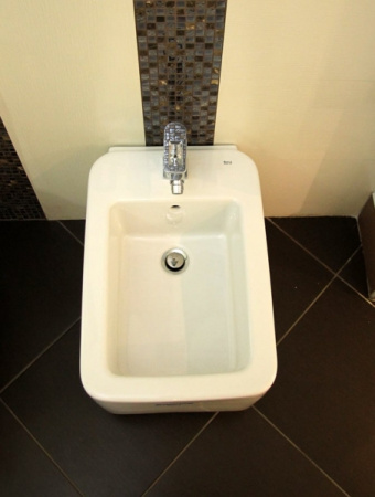 Биде напольное с отверстием под смеситель Roca Element 357577000