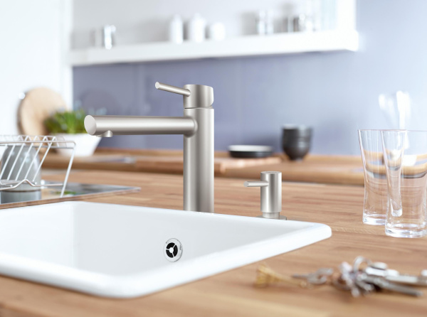 Смеситель для кухни однорычажный Grohe Concetto 31128 DC1 (31128DC1) суперсталь