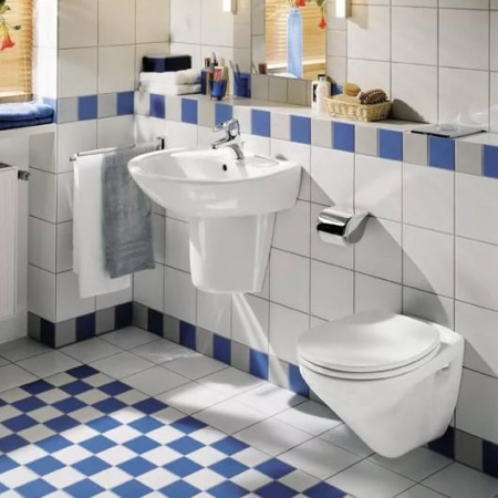 Подвесной унитаз Villeroy&Boch Omnia classic 76821001