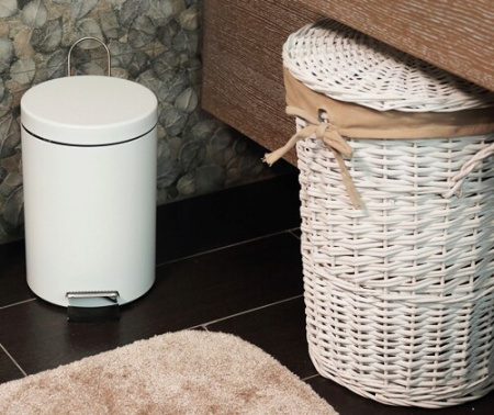 Мусорное ведро 5л WasserKRAFT K-635WHITE