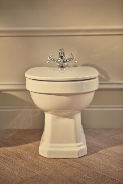 Биде приставное  Roca Carmen 3570A4000