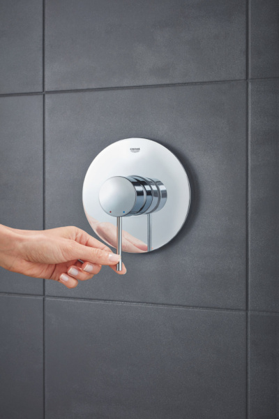 Смеситель однорычажный для душа Grohe Essence 24057 001 (24057001) хром