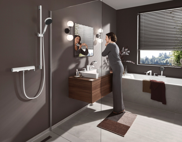 Смеситель на борт ванны 4 отвесртия Hansgrohe Vivenis 75444700 белый матовый