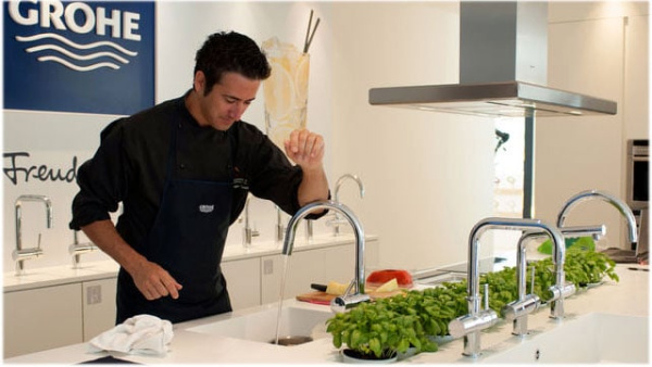 Сенсорный однорычажный смеситель для мойки 1/2“ Grohe Minta Touch 6V 31358 000 (31358000)