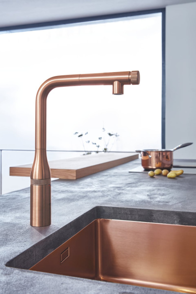 Смеситель для кухни с выдвижным изливом Grohe Essence SmartControl 31615 DL0 (31615DL0) теплый закат матовый