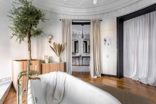 Смеситель для ванны Jacob Delafon Cleo 1889 E24314-BGG Смеситель для ванны Jacob Delafon Cleo 1889 E24314-BGG