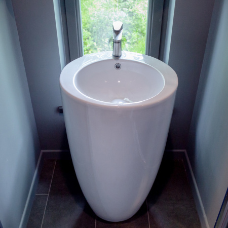 Раковина напольная (50х50)  Melana B133-805