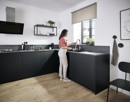 Смеситель для кухни с выдвижным изливом Hansgrohe Focus M41 31815000 хром