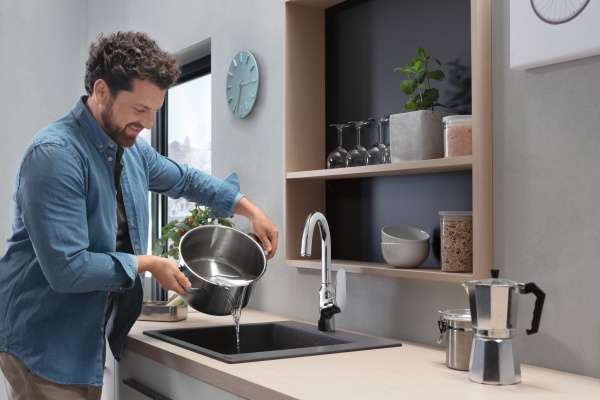 Смеситель для кухни однорычажный Hansgrohe Focus M42 71802000 хром