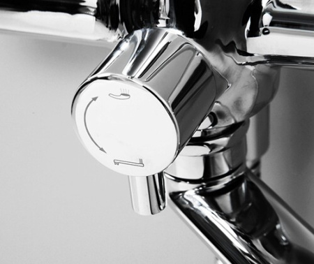Смеситель для ванны с длинным изливом WasserKRAFT Main 4102L