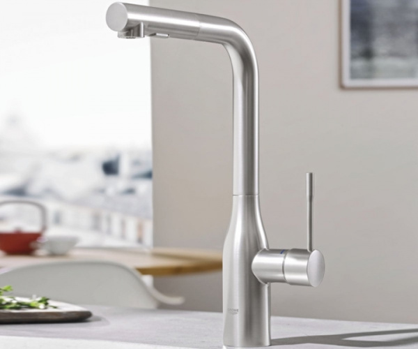 Смеситель однорычажный для кухни GROHE Essence New 30270 DC0 (30270DC0) суперсталь Смеситель однорычажный для кухни GROHE Essence New 30270 DC0 (30270DC0) суперсталь