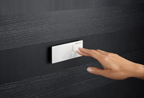 Cмывная клавиша Geberit Sigma 70 стекло, цвет чёрный 115.630.SJ.1 Cмывная клавиша Geberit Sigma 70 стекло, цвет чёрный 115.630.SJ.1