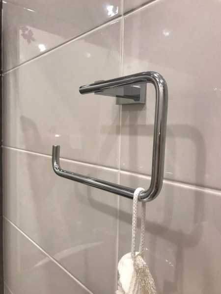 Кольцо для полотенец Grohe Essentials Cube 40510 000 (40510000) хром  Кольцо для полотенец Grohe Essentials Cube 40510 000 (40510000) хром